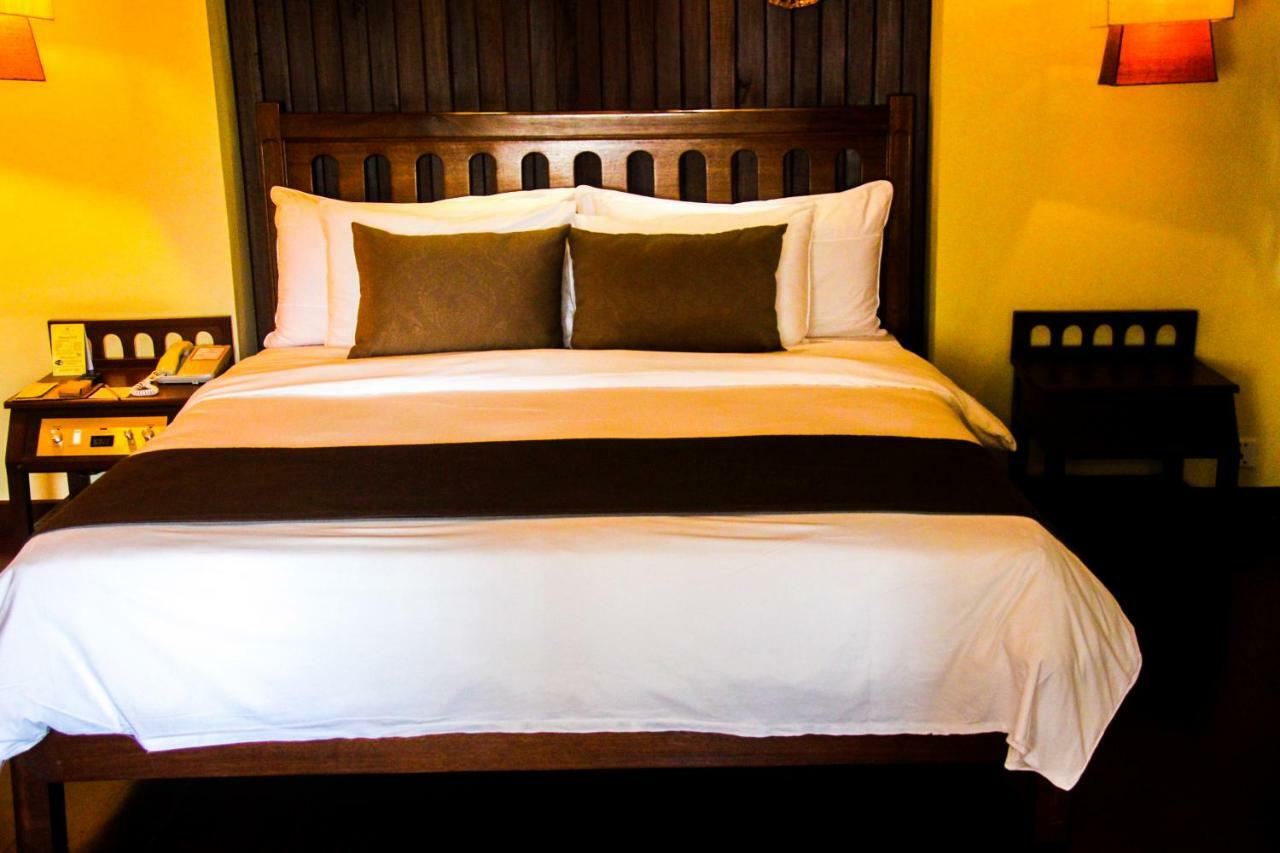 Sakura Double or Twin Room - Free 1way Shuttle to City Center